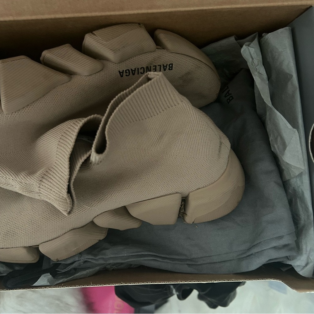 BALENCIAGA size 6, I have the original box and dust bag bought in 2020